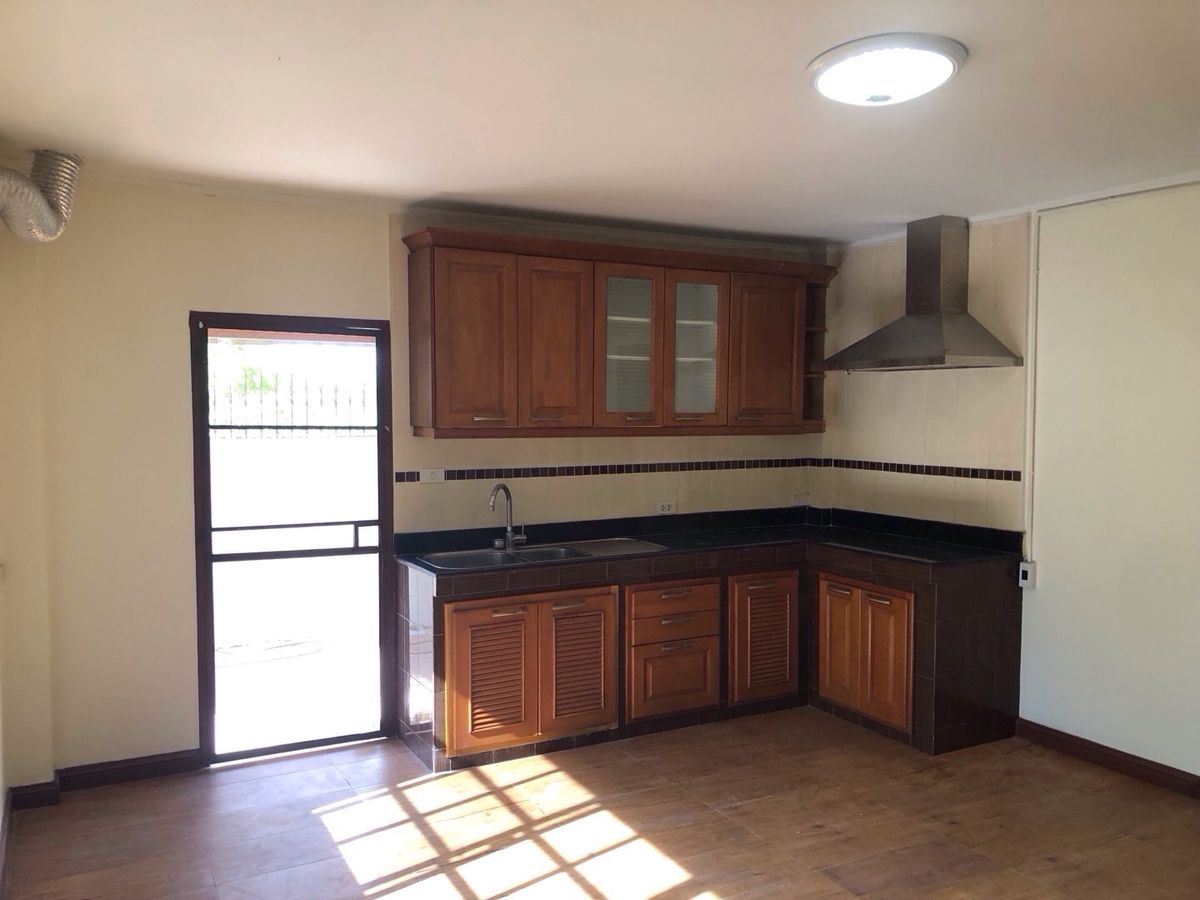 ขายบ้านสมุทรปราการ สำโรง : หมู่บ้านปรีชา วัดหนามแดง  หมู่ 11 ต.บางแก้ว อ.บางพลี จ.สมุทรปราการ 10130