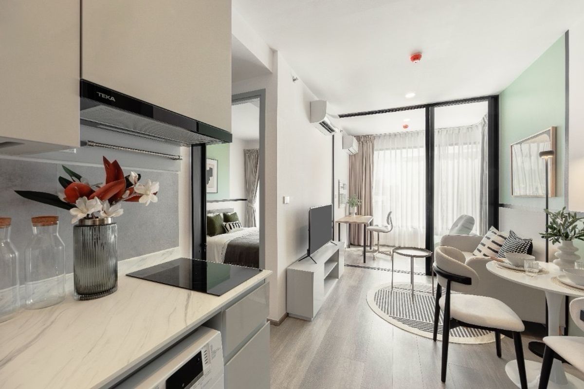 ให้เช่าคอนโดรัชดา ห้วยขวาง : 1 Bedroom Plus Simplex For Rent! size 35 sq.m. Special Price 25,000 THB/month*
