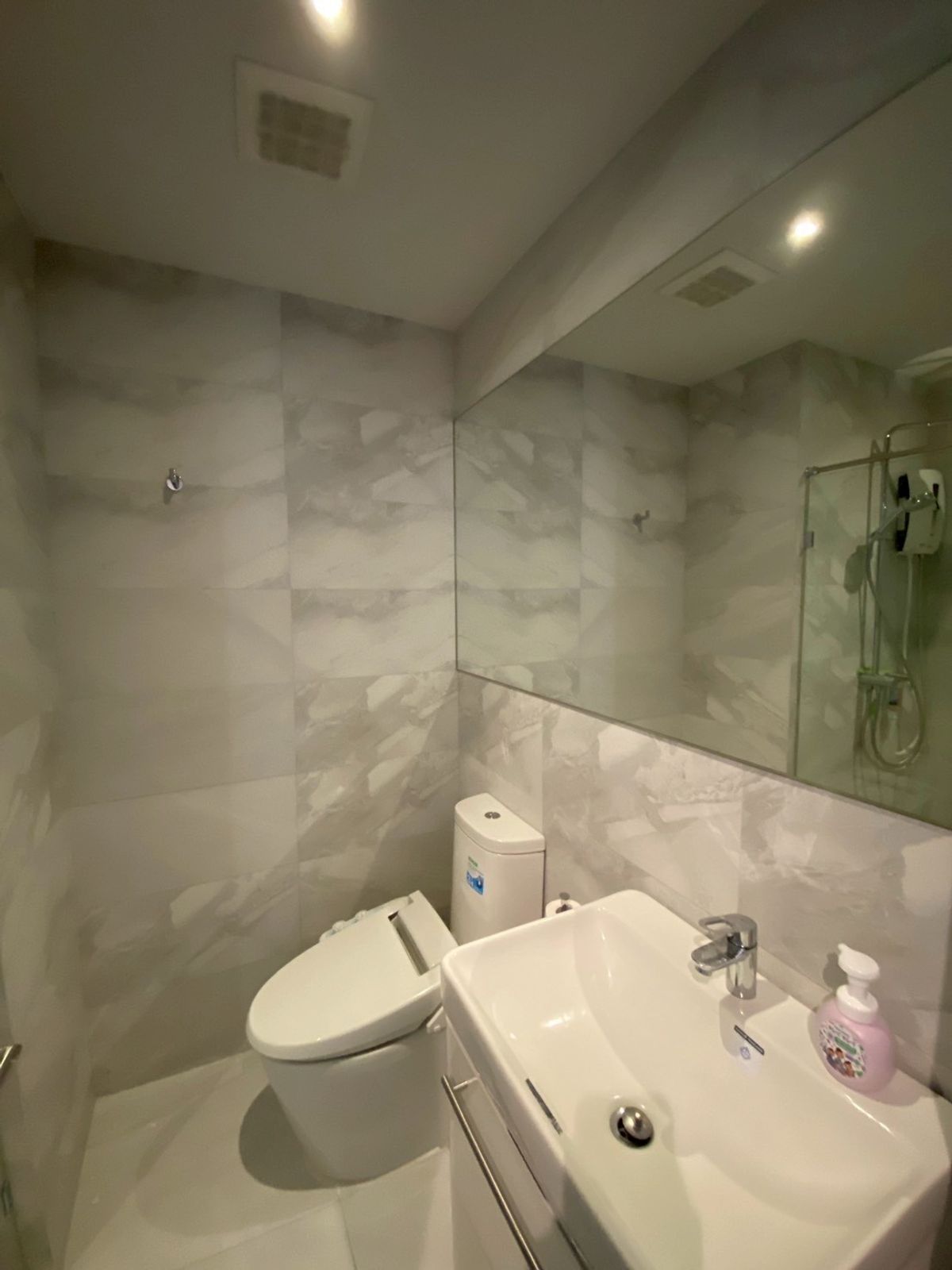 For RentCondoSukhumvit, Asoke, Thonglor : (FOR RENT) RHYTHM Ekkamai I 2-BR, Fully Furnished & Equipped. Near 🚆BTS Ekkamai																									