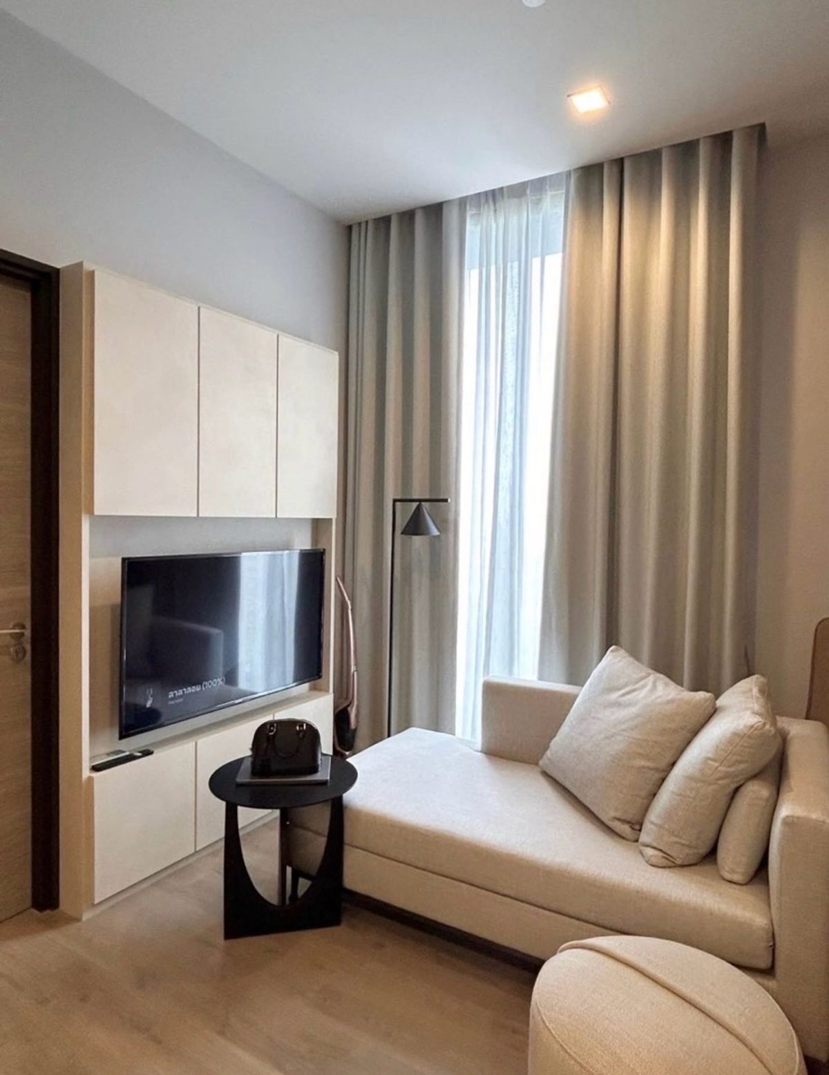 ให้เช่าคอนโดลาดพร้าว เซ็นทรัลลาดพร้าว : ให้เช่า The Crest park Residence พร้อมอยู่ 0946503223