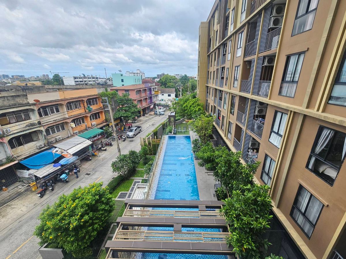 For RentCondoOnnut, Udomsuk : Beautiful swimming pool view, corner room, 2 bedrooms, 1 bathroom, The Tree Onnut Station