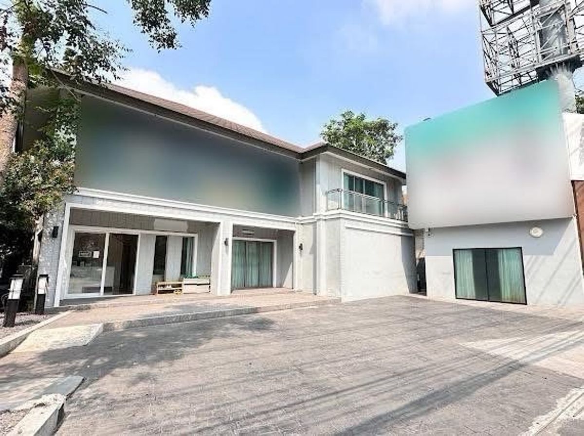 For RentRetail SpaceYothinpattana,CDC : Rent a house, do business, office clinic, spine, office, office, showroom Business emphasizes the storefront And guidelines Along the Ram Inthra Bangkok Express Road, 8 parking spaces