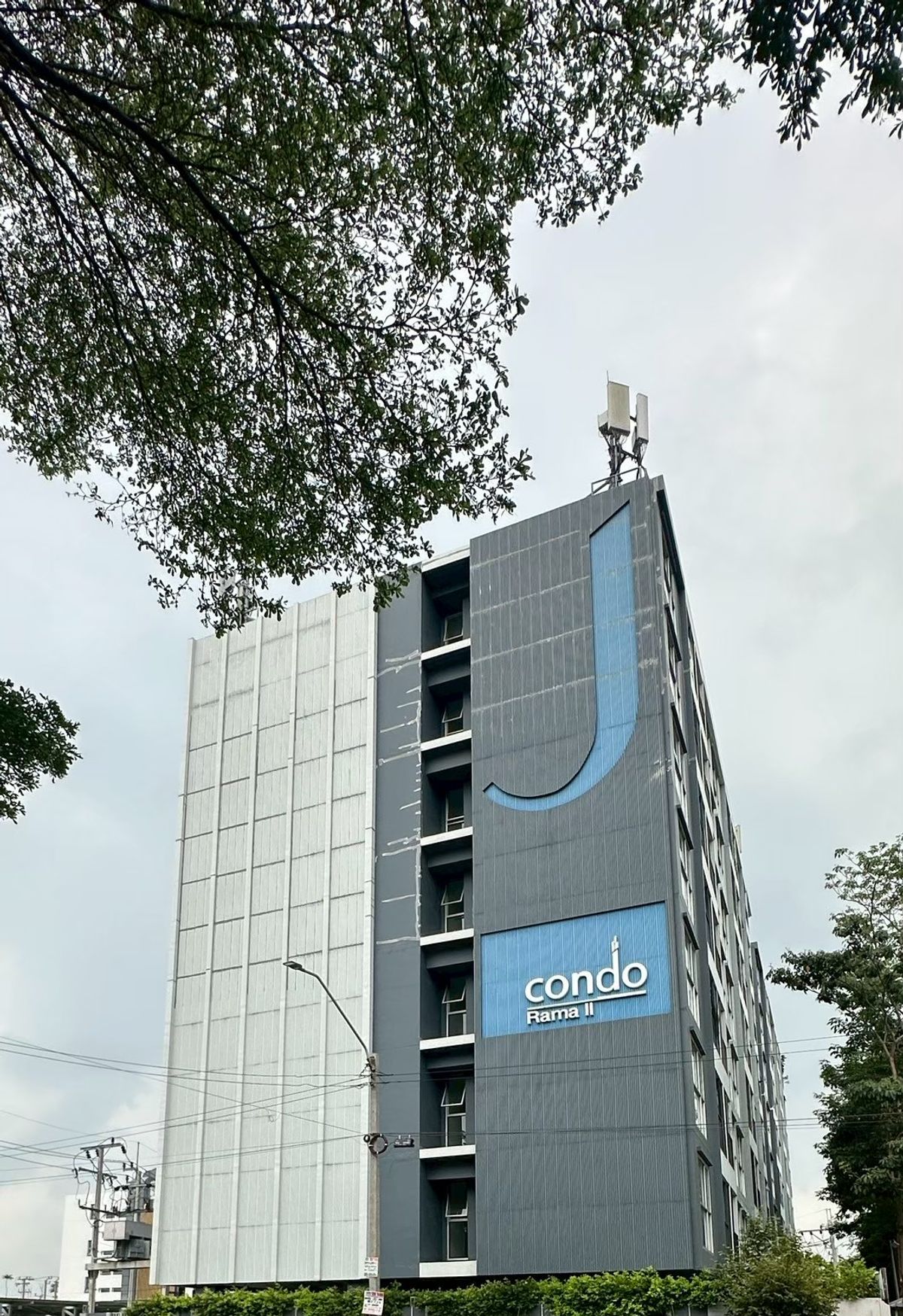 ขายคอนโดพระราม 2 บางขุนเทียน : ขายด่วน!!! J condo พระราม 2 ใกล้เซ็นทรัลพระราม 2 / รพ.นครธน