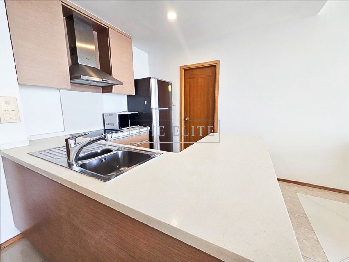 For RentCondoSathorn, Narathiwat : ✨ You are lucky to see this room. ✨ In the building that is always tight. Today we have served for you 💖