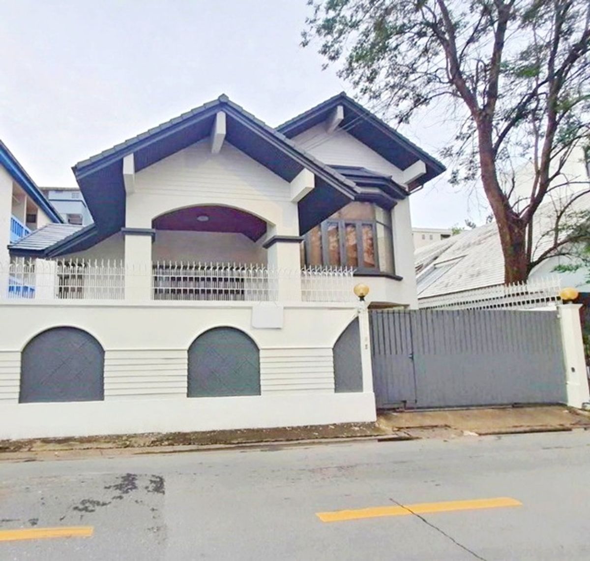 ให้เช่าบ้านสะพานควาย จตุจักร : BTS รัชโยธิน 1กม.เซ็นทรัล ลาดพร้าว 2.7 กม. รัชดา32-38 เช่า บ้านเดี่ยว 2 ชั้น 82 ตร.วา.ไม้สักทั้งหลัง 3นอน 4 น้ำ