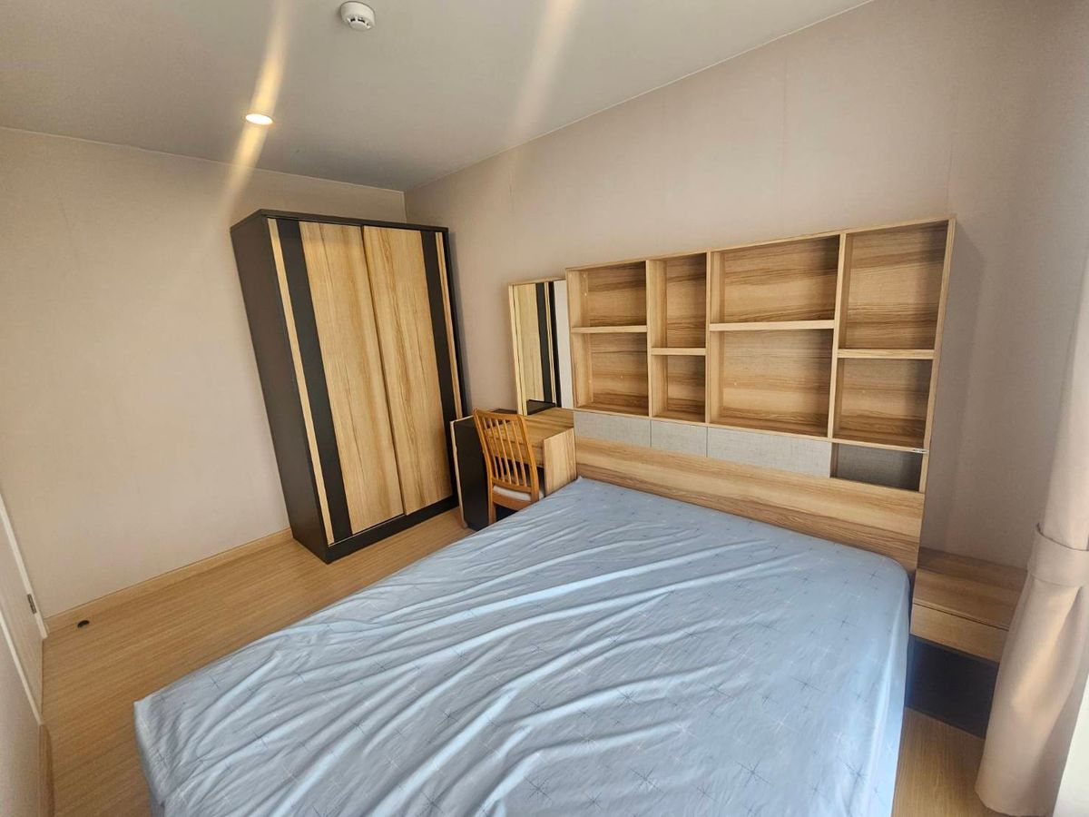 For RentCondoOnnut, Udomsuk : Beautiful swimming pool view, corner room, 2 bedrooms, 1 bathroom, The Tree Onnut Station