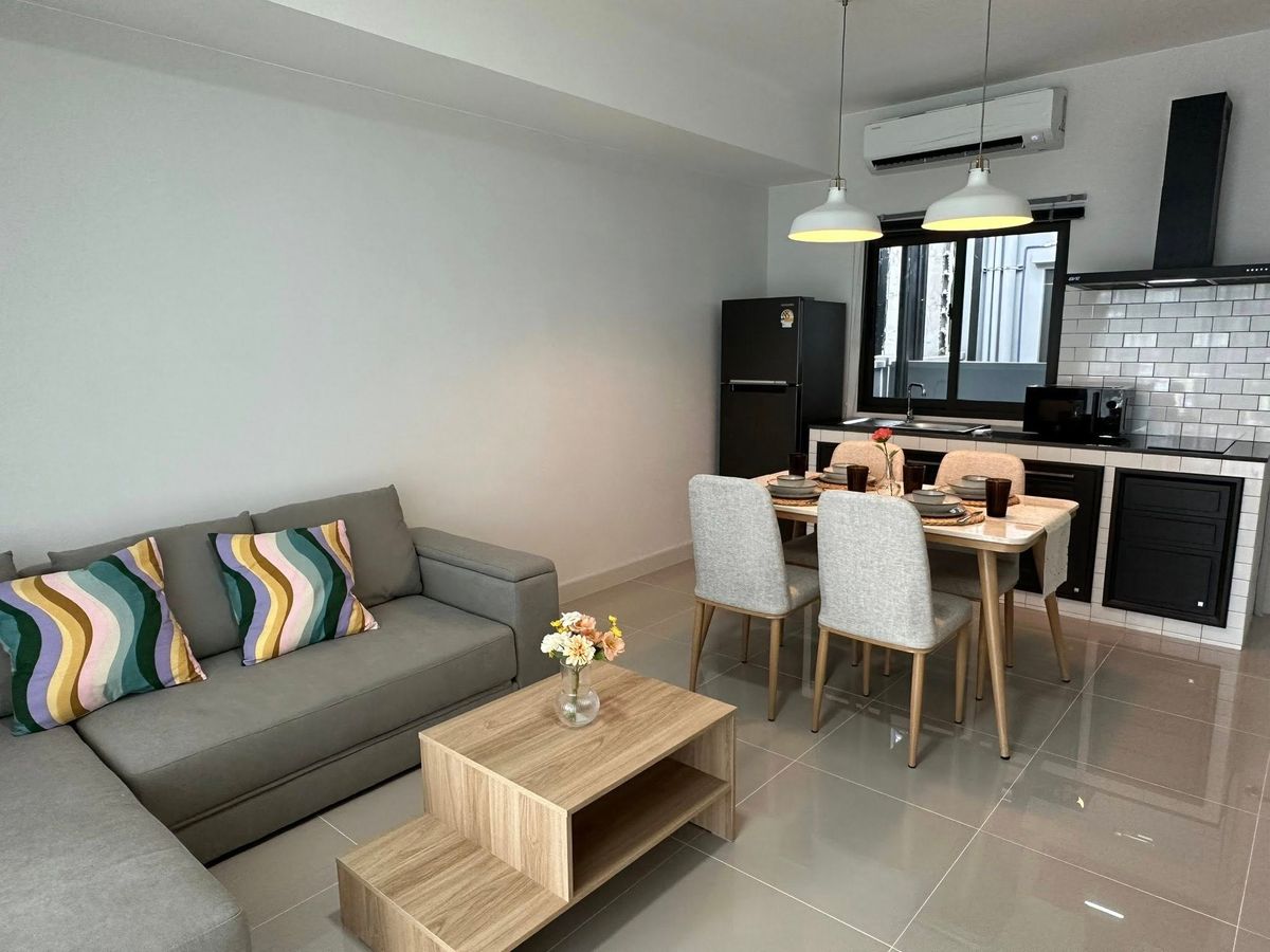 ให้เช่าทาวน์โฮมบางนา แบริ่ง ลาซาล : 🏡 ให้เช่าทาวน์โฮม Pleno สุขุมวิท–บางนา 2 📐 17.5 ตร.ว. | 106 ตร.ม. 🛏 3 ห้องนอน | 🚿 2 ห้องน้ำ | 🚘 จอดรถ 2 คัน 💰 ค่าเช่า 35,000 บาท/เดือน