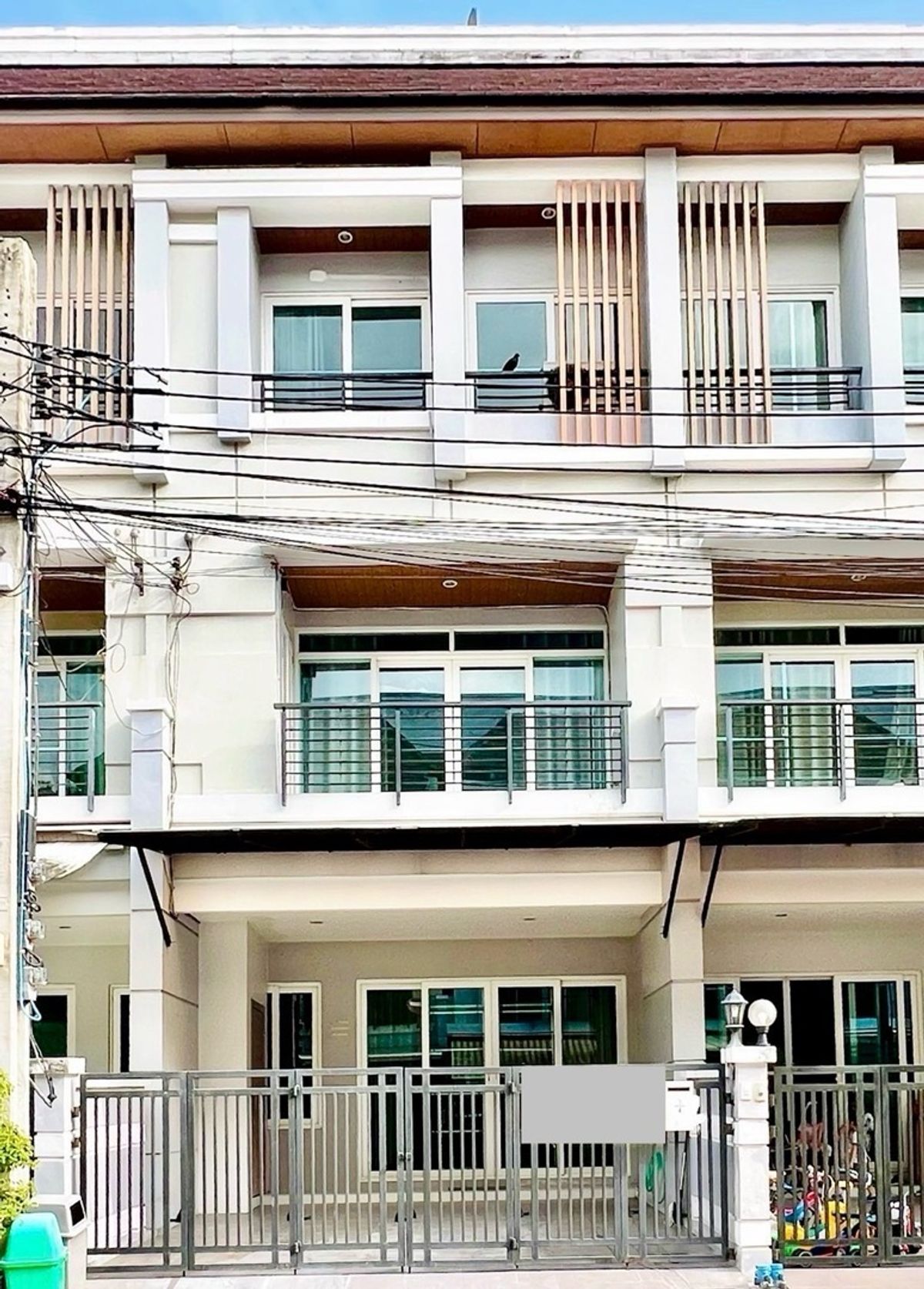 ให้เช่าทาวน์โฮมอ่อนนุช อุดมสุข : [ให้เช่า] บ้านทาวน์โฮม ติดถนนศรีนครินทร์ ใกล้ห้างพาราไดซ์และซีคอนสแควร์ 