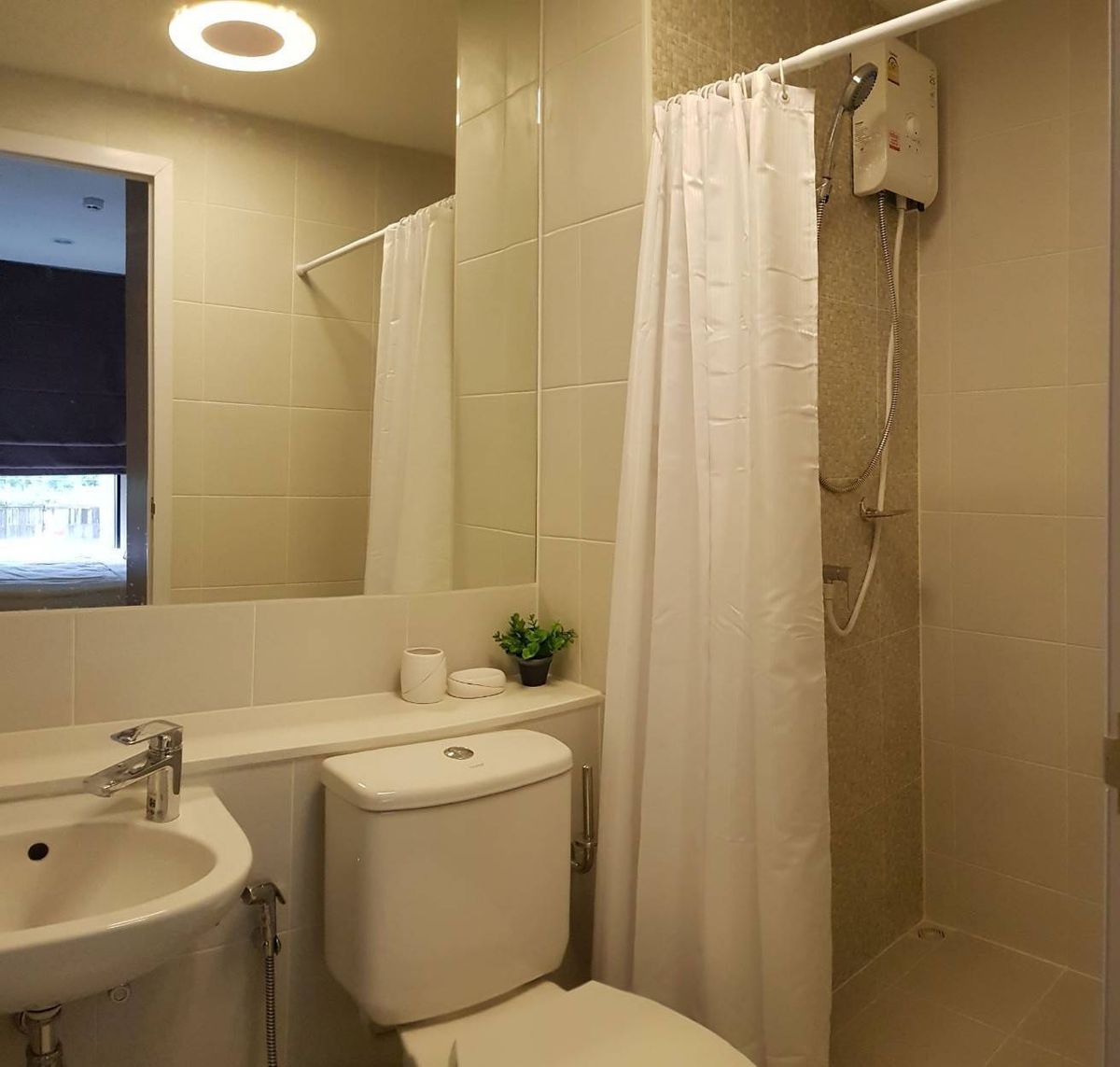 For RentCondoOnnut, Udomsuk : 1 bedroom corner room, 1 bathroom, The Tree Onnut Station