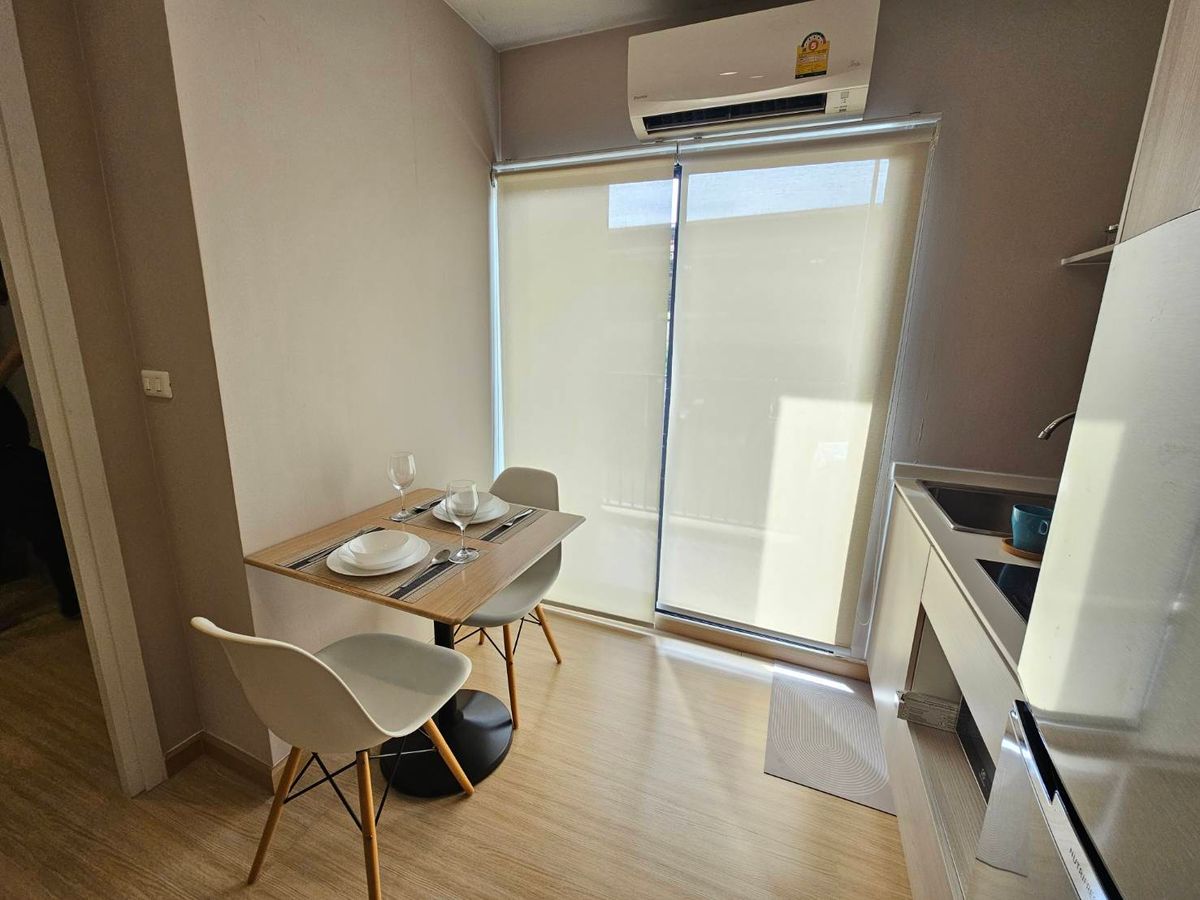 For RentCondoOnnut, Udomsuk : 1 bedroom corner room, 1 bathroom, The Tree Onnut Station