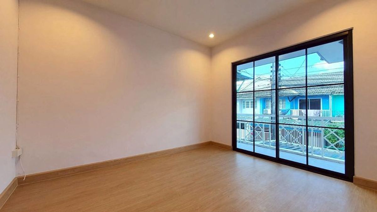 For SaleTownhomePathum Thani,Rangsit, Thammasat : 2 -story townhouse, Pruksa University 13, Khlong Sam, 18 square wah, 3 bedrooms, ready to enter Khlong Sam Subdistrict, Khlong Luang District Pathum Thani Province