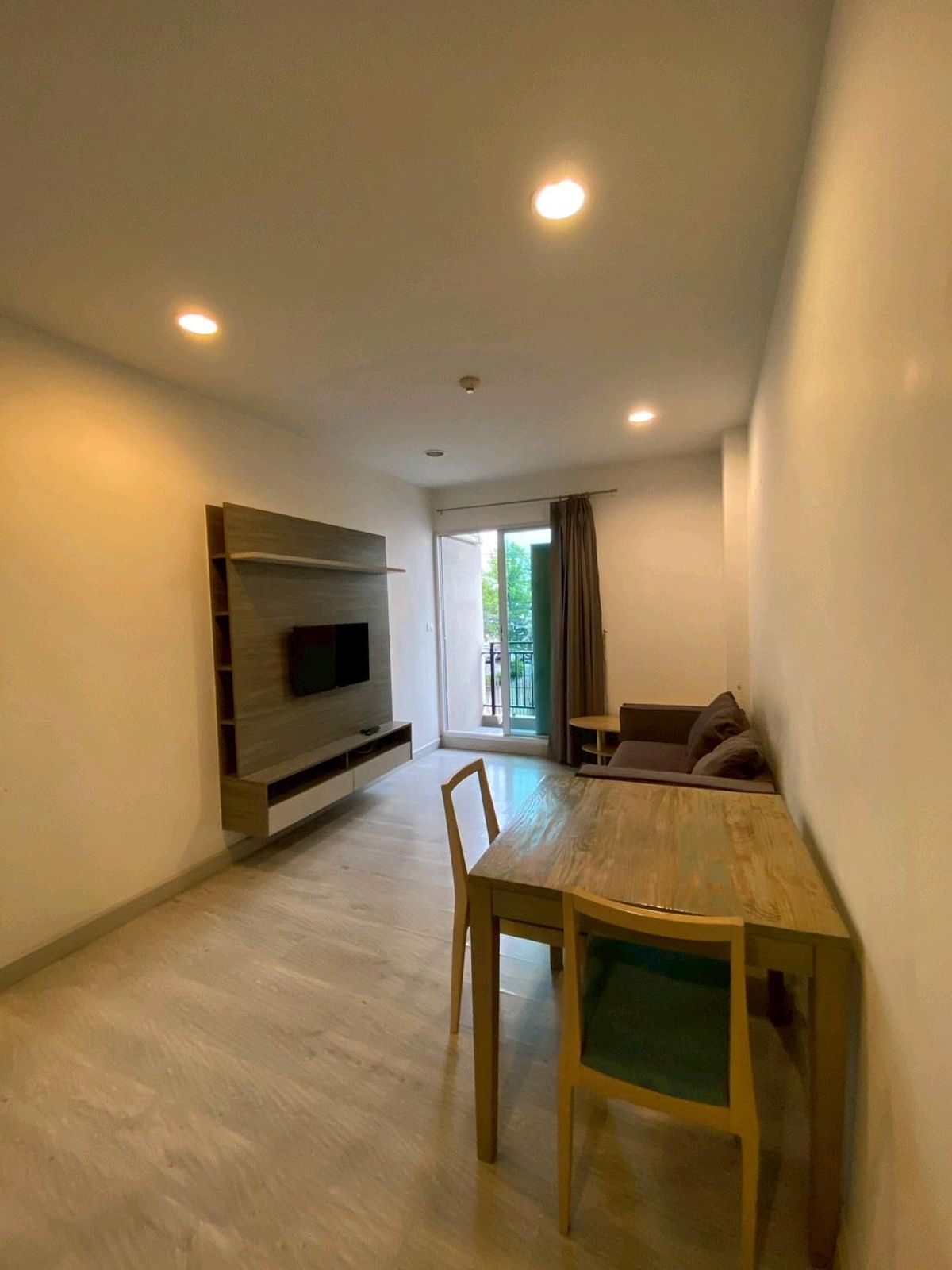 ขายคอนโดนวมินทร์ รามอินทรา : 🏢 Chambers Ramintra Condo เช่า 12000 ขาย 2.59 ล้านคอนโด Low Rise ✅ ปลอดภัยจากแผ่นดินไหว 100%📏 ขนาด 45.27 ตร.ม. | อาคาร C ชั้น 2🛏 1 ห้องนอน | 🚿 1 ห้องน้ำ | 🍳 1 ห้องครัว พร้อมเฟอร์ครบ + เครื่องใช้ไฟฟ้า 