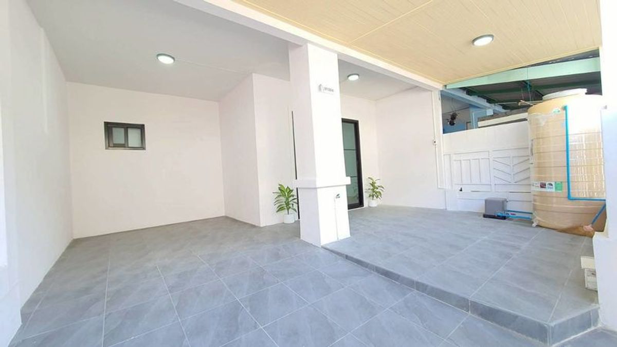 For SaleTownhomePathum Thani,Rangsit, Thammasat : 2 -story townhouse, Pruksa University 13, Khlong Sam, 18 square wah, 3 bedrooms, ready to enter Khlong Sam Subdistrict, Khlong Luang District Pathum Thani Province