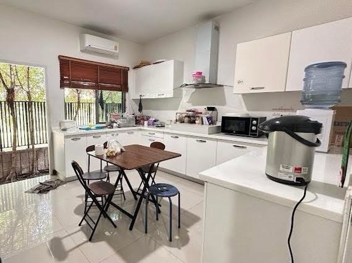 For RentRetail SpaceYothinpattana,CDC : Rent a house, do business, office clinic, spine, office, office, showroom Business emphasizes the storefront And guidelines Along the Ram Inthra Bangkok Express Road, 8 parking spaces