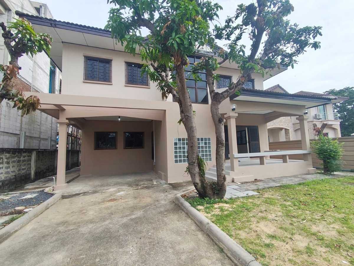 For SaleHouseNawamin, Ramindra : House for sale 102 sq.whi, Ek Buri Village Ram Inthra 103/2 Flupparat train
