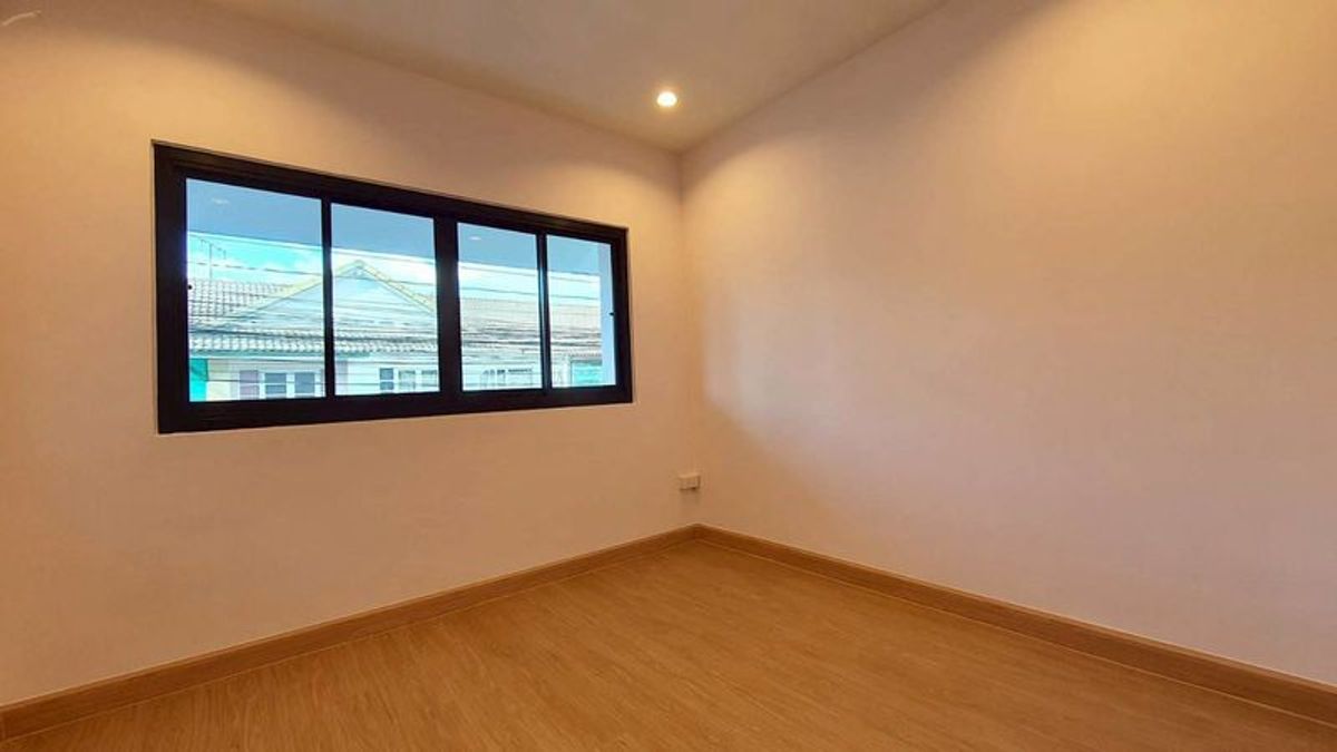 For SaleTownhomePathum Thani,Rangsit, Thammasat : 2 -story townhouse, Pruksa University 13, Khlong Sam, 18 square wah, 3 bedrooms, ready to enter Khlong Sam Subdistrict, Khlong Luang District Pathum Thani Province