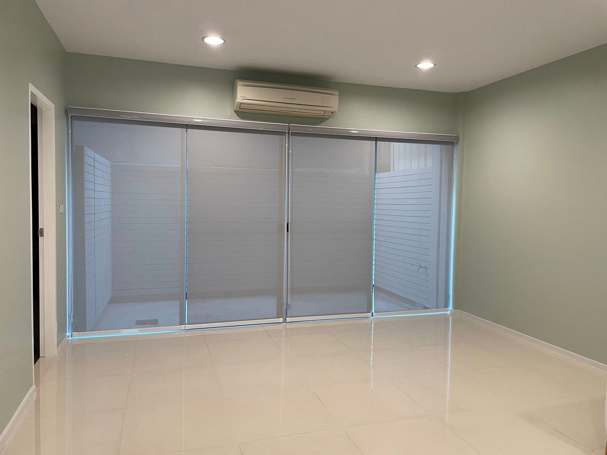 For RentTownhomePattanakan, Srinakarin : P-2754 Urgent rent! Townhome NOBLE Cube Development is ready.