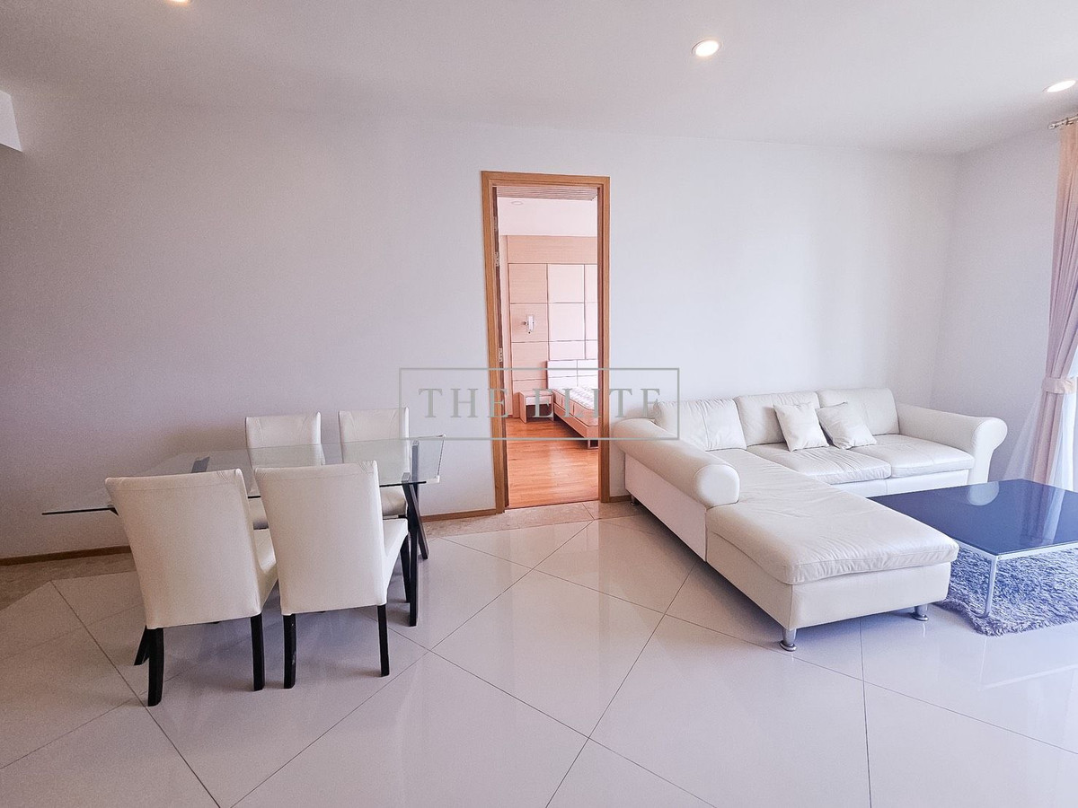 For RentCondoSathorn, Narathiwat : ✨ You are lucky to see this room. ✨ In the building that is always tight. Today we have served for you 💖