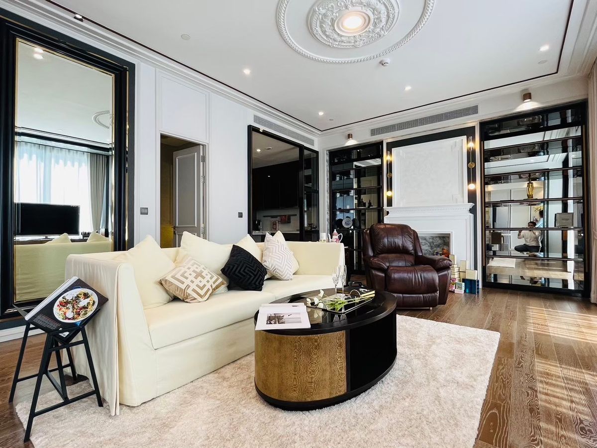 คอนโดวิทยุ ชิดลม หลังสวน : Muniq Langsuan: 152.42 sqm. 2+1bed 4bath Sell: 55,000,000 Rent: 220,000/mth. Am: 0656199198