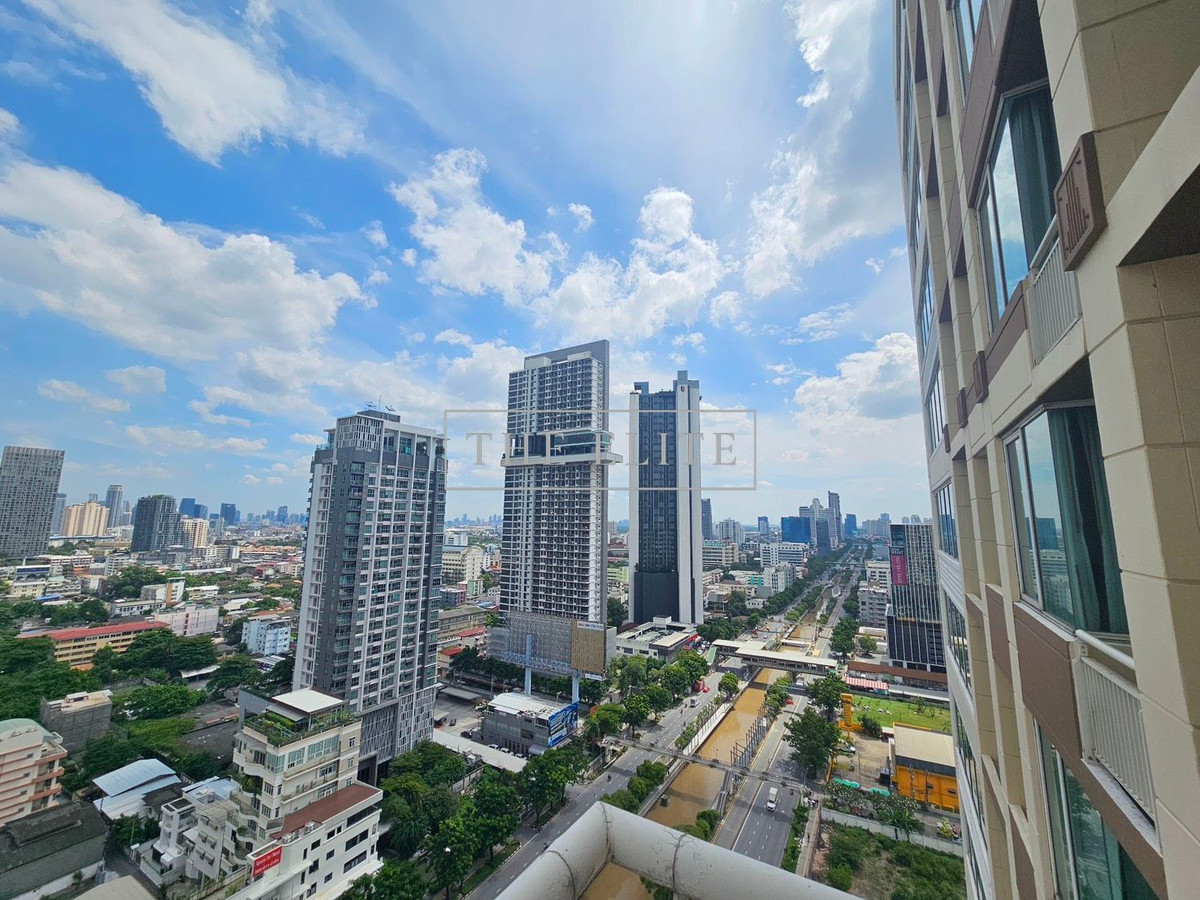 For RentCondoSathorn, Narathiwat : ✨ You are lucky to see this room. ✨ In the building that is always tight. Today we have served for you 💖