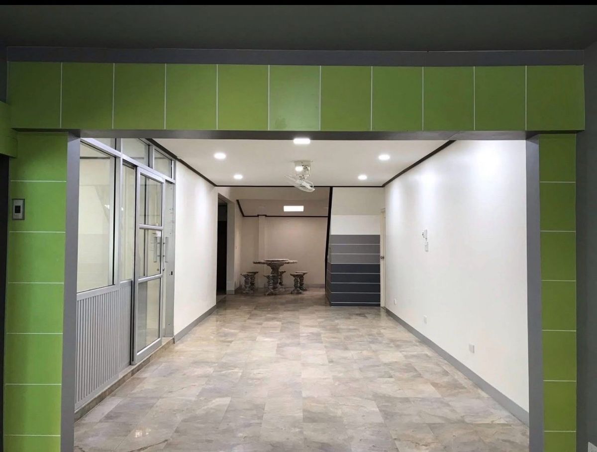 ขายบ้านรัชดา ห้วยขวาง : 📢👇 ขายด่วน! ราคาดีมาก ทำเลทองใจกลางห้วยขวาง บ้านชั้นเดียวครึ่ง เหมาะสำหรับอยู่อาศัย ปล่อยเช่าระยะยาว หรือทำ Airbnb