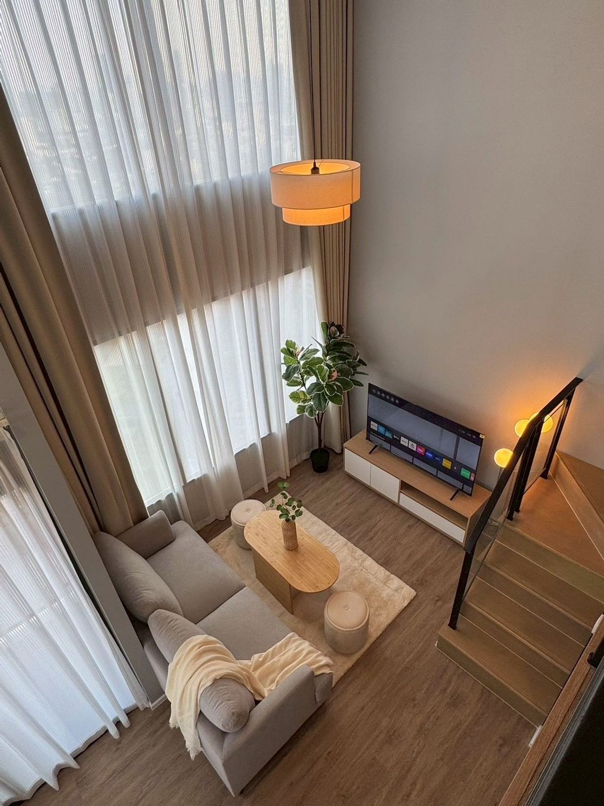 ให้เช่าคอนโดพระราม 9 เพชรบุรีตัดใหม่ RCA : for rent siamese rama9 2bedroom 0886382235
