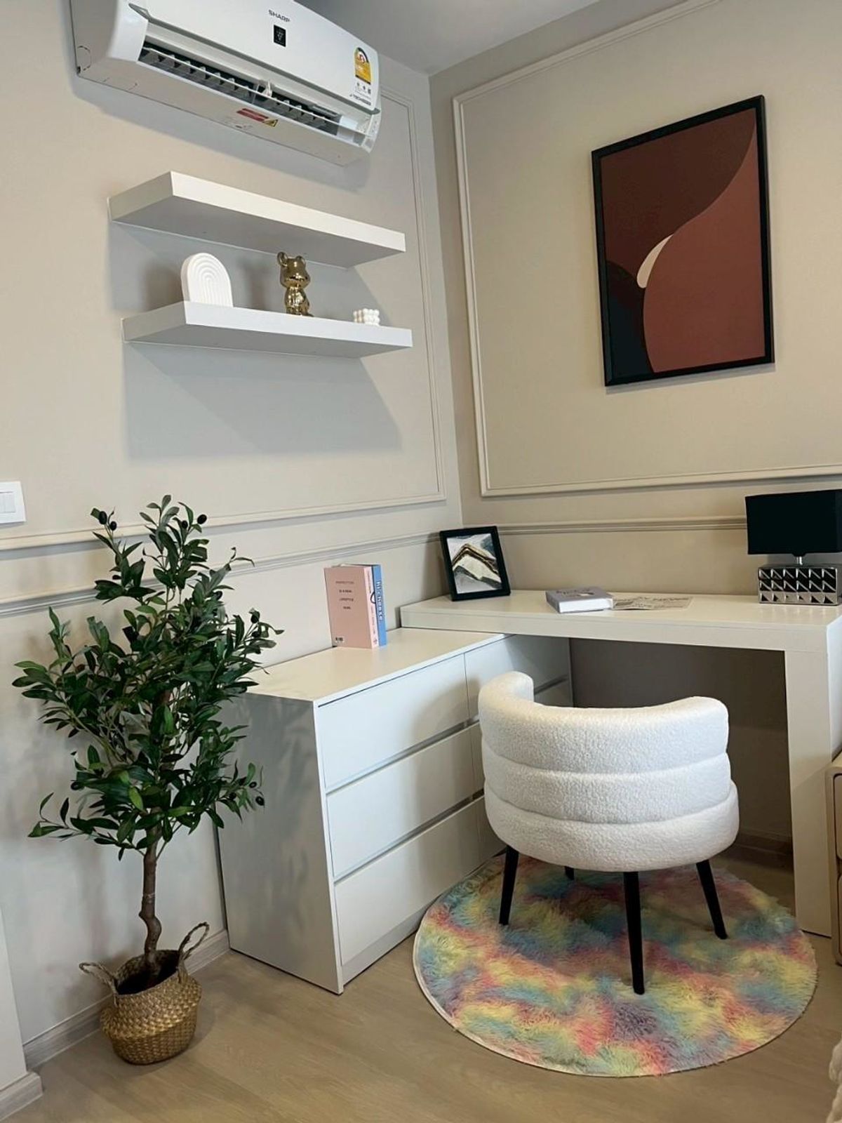 For RentCondoLadprao, Central Ladprao : First tenant wanted! For rent: Life Phahon-Ladprao Condo Brand new unit, directly opposite Central Ladprao price 20k/month