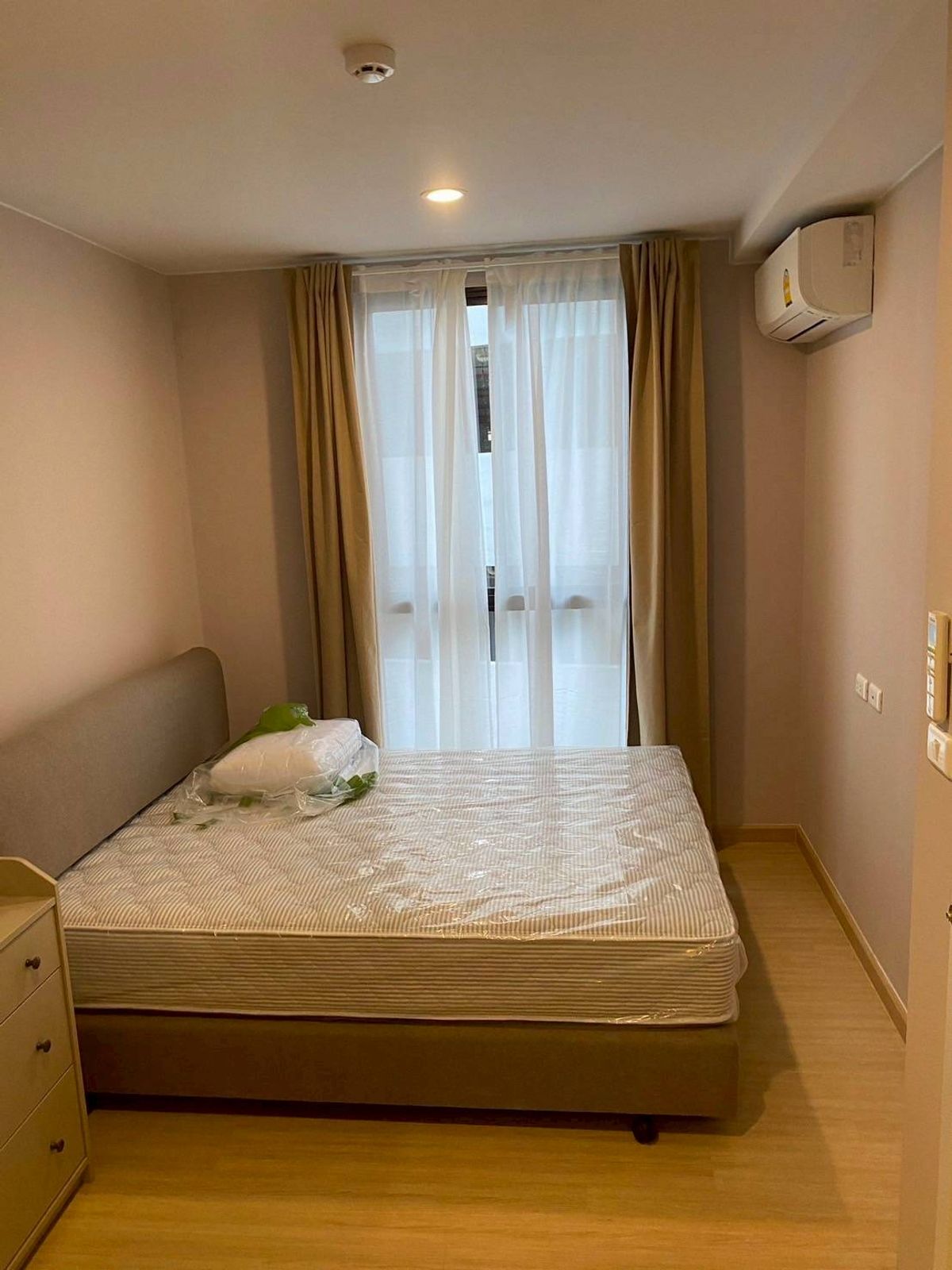 For RentCondoOnnut, Udomsuk : 1 bedroom corner room, 1 bathroom, The Tree Onnut Station