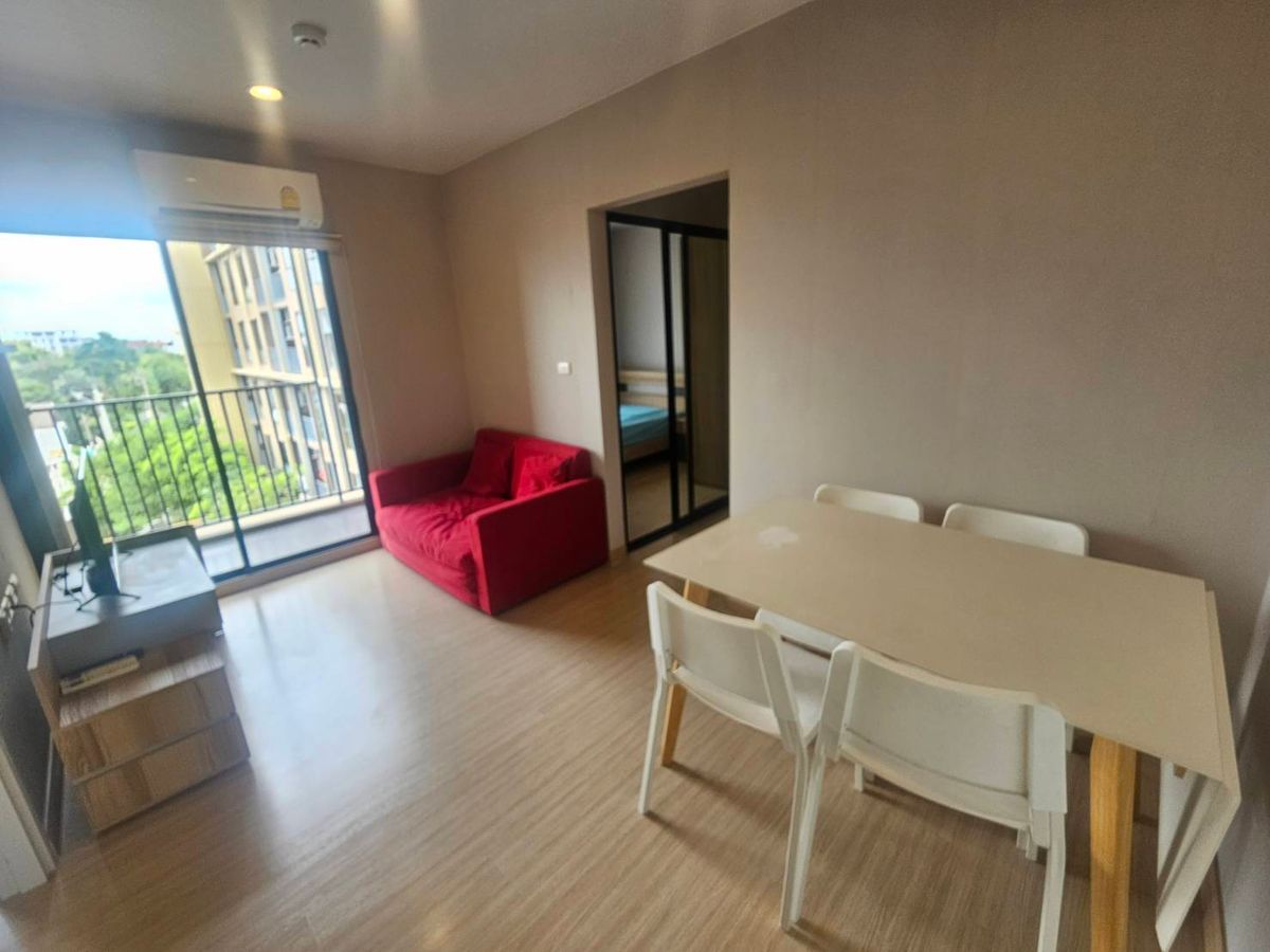 For RentCondoOnnut, Udomsuk : Beautiful swimming pool view, corner room, 2 bedrooms, 1 bathroom, The Tree Onnut Station