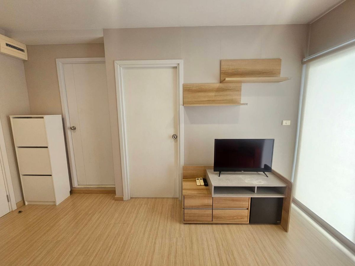 For RentCondoOnnut, Udomsuk : Beautiful swimming pool view, corner room, 2 bedrooms, 1 bathroom, The Tree Onnut Station