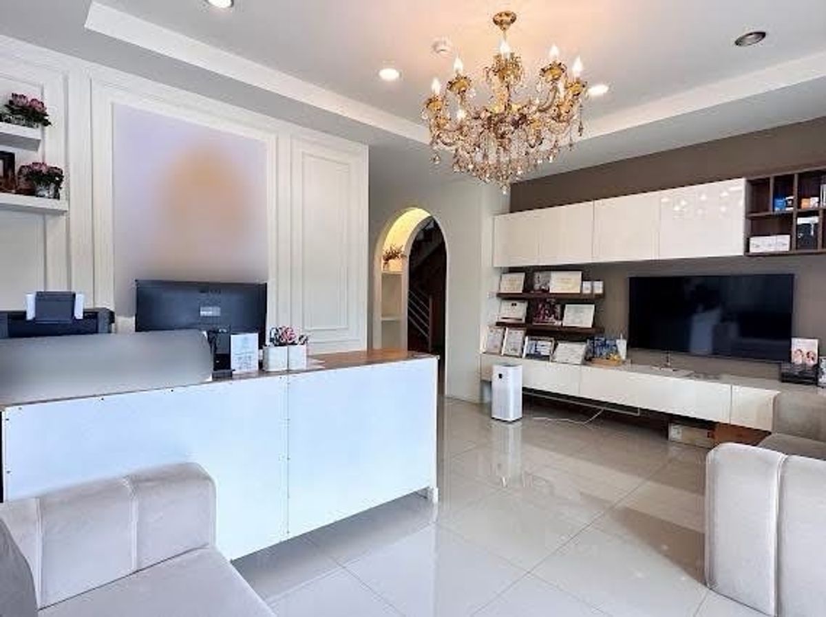 For RentRetail SpaceYothinpattana,CDC : Rent a house, do business, office clinic, spine, office, office, showroom Business emphasizes the storefront And guidelines Along the Ram Inthra Bangkok Express Road, 8 parking spaces