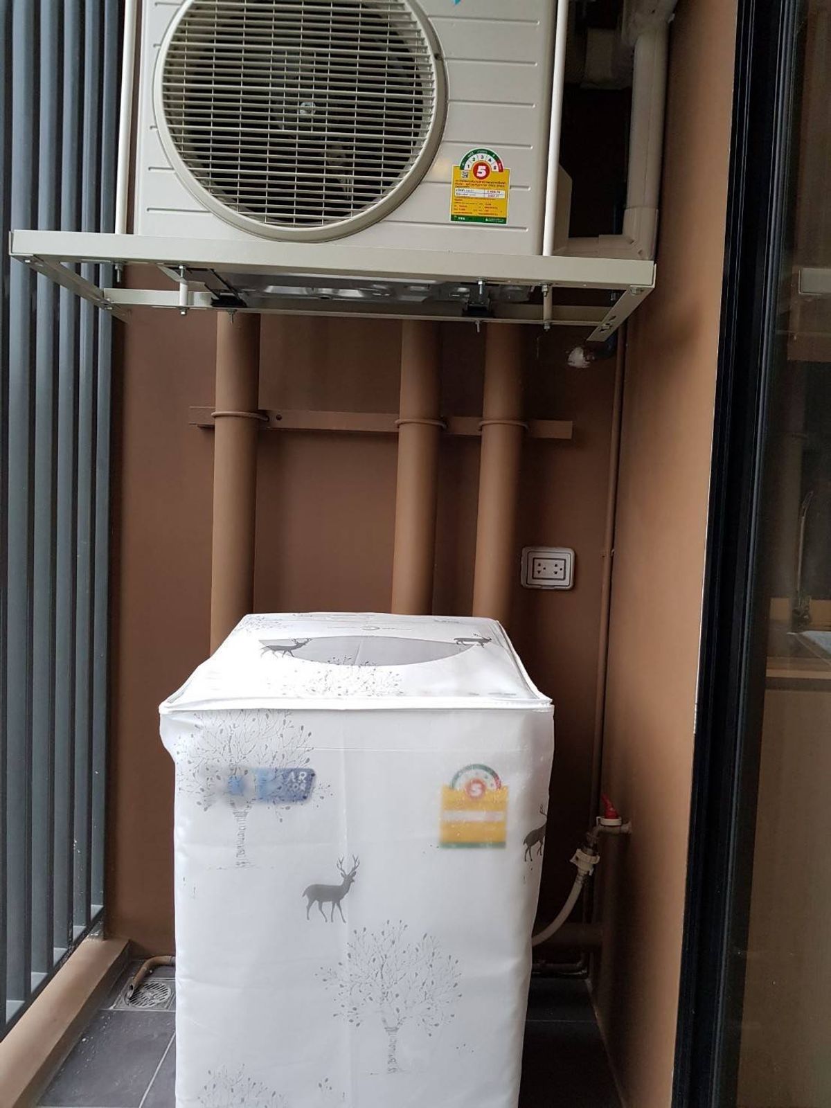 For RentCondoOnnut, Udomsuk : 1 bedroom corner room, 1 bathroom, The Tree Onnut Station