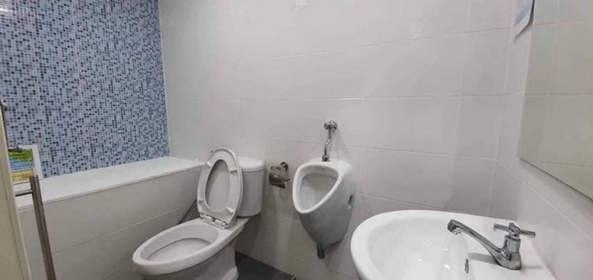 For SaleCondoSathorn, Narathiwat : Urgent sale, condo, corner room, ITF Silom Palace, size 147 sqm. Improve an office office near BTS Chong Nonsi only 200 meters.