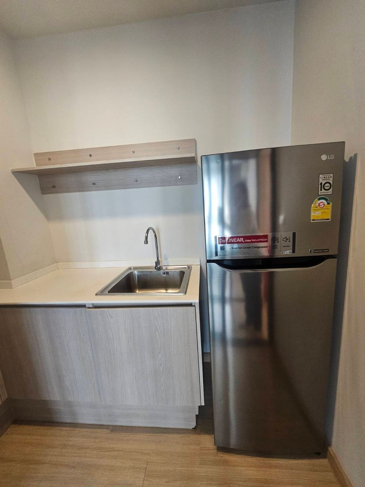 For RentCondoOnnut, Udomsuk : Beautiful swimming pool view, corner room, 2 bedrooms, 1 bathroom, The Tree Onnut Station