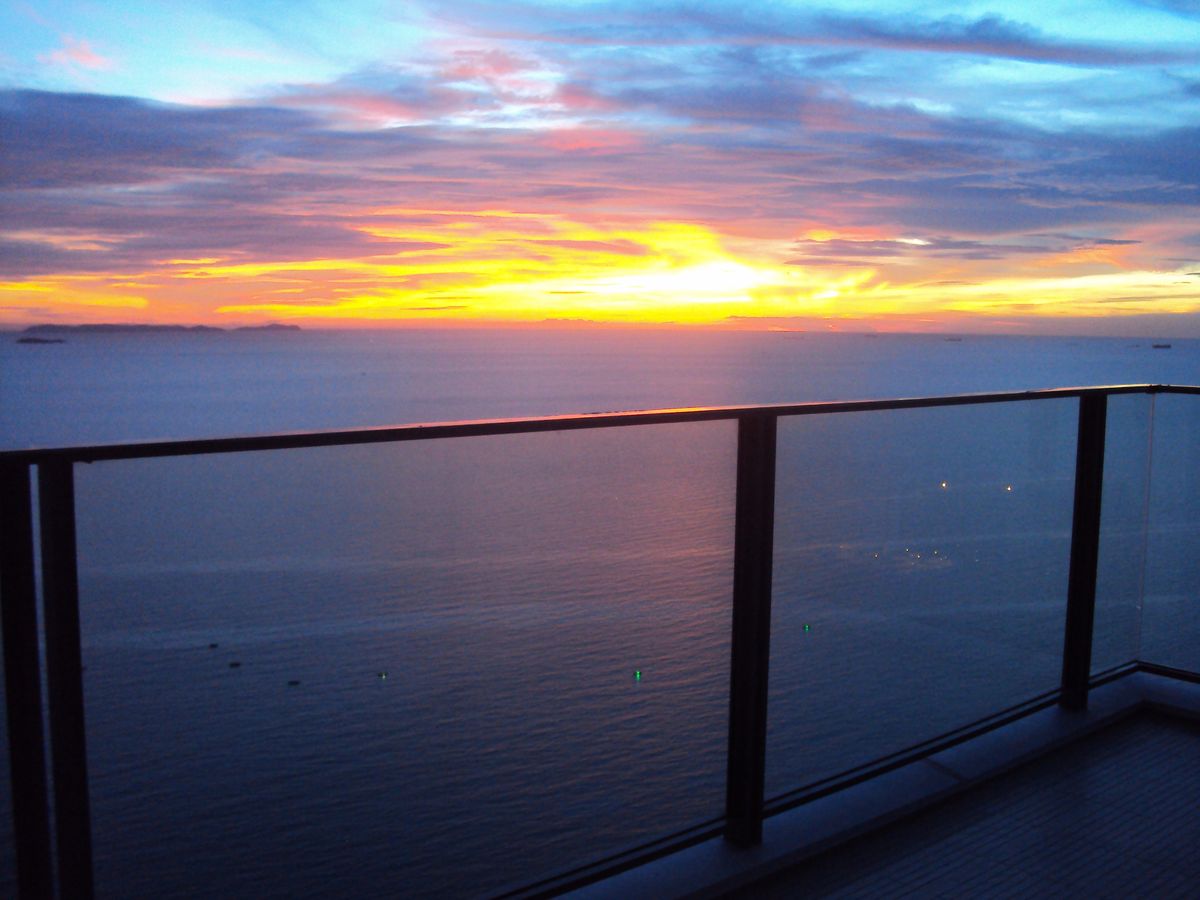 For RentCondoPattaya, Bangsaen, Chonburi : For Rent Northpoint Pattaya 2 Bed Roight Floor Fully Furnished and Sunset View (S03-1036)