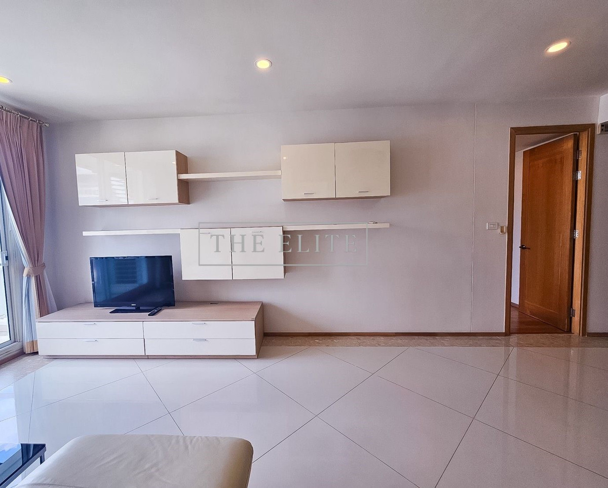 For RentCondoSathorn, Narathiwat : ✨ You are lucky to see this room. ✨ In the building that is always tight. Today we have served for you 💖