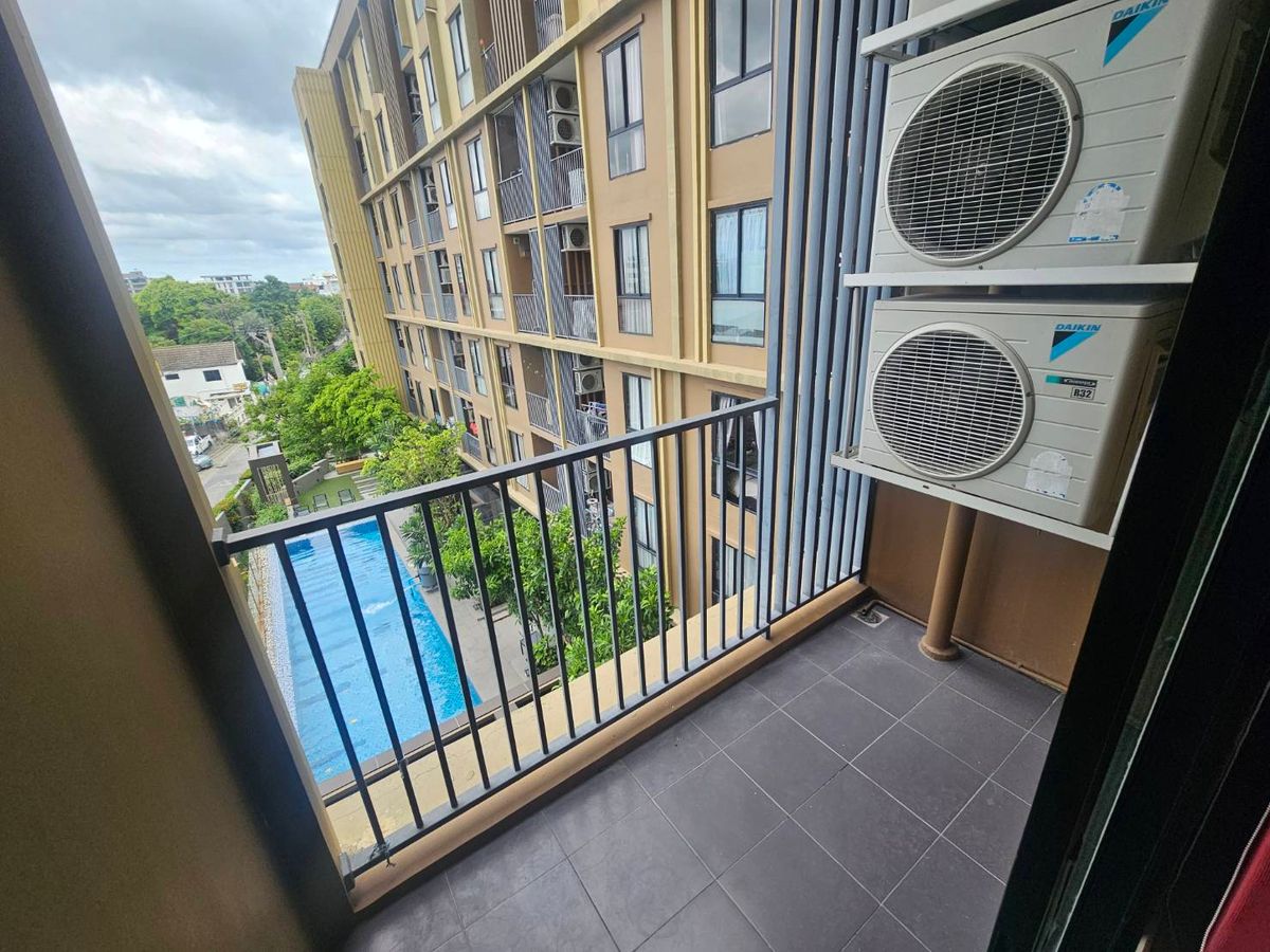 For RentCondoOnnut, Udomsuk : Beautiful swimming pool view, corner room, 2 bedrooms, 1 bathroom, The Tree Onnut Station