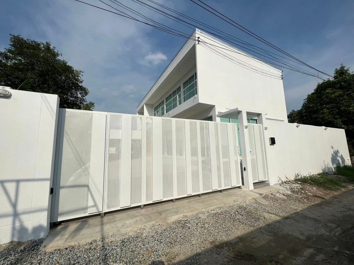 ให้เช่าบ้านลาดกระบัง สุวรรณภูมิ : บ้านเดี่ยว 2 ชั้น พร้อมเฟอร์นิเจอร์ ตกแต่งสวยงาม ให้เช่า ย่านลาดกระบัง-สุวรรณภูมิ ใกล้ท่าอากาศยานสุวรรณภูมิ