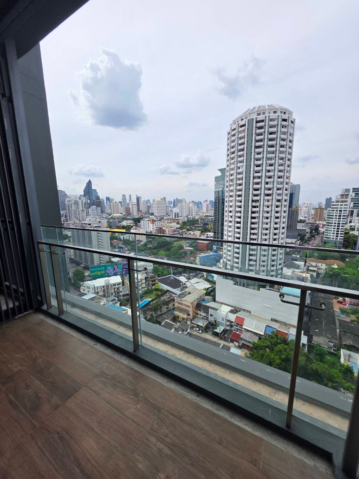 For RentCondoSukhumvit, Asoke, Thonglor : Near BTS Thonglor