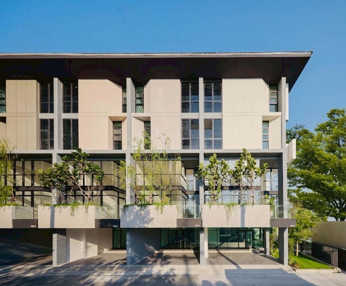ขายโฮมออฟฟิศสมุทรปราการ สำโรง : The Mixx Preakasa เดอะ มิกซ์ แพรกษา โฮมอ็อฟฟิศ 4.5 ชั้น  มีลิฟต์ อยู่ใกล้ถนนสุขุมวิทและ BTS สถานีแพรกษา รหัส : T8223