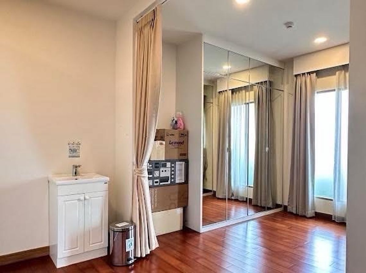 For RentRetail SpaceYothinpattana,CDC : Rent a house, do business, office clinic, spine, office, office, showroom Business emphasizes the storefront And guidelines Along the Ram Inthra Bangkok Express Road, 8 parking spaces