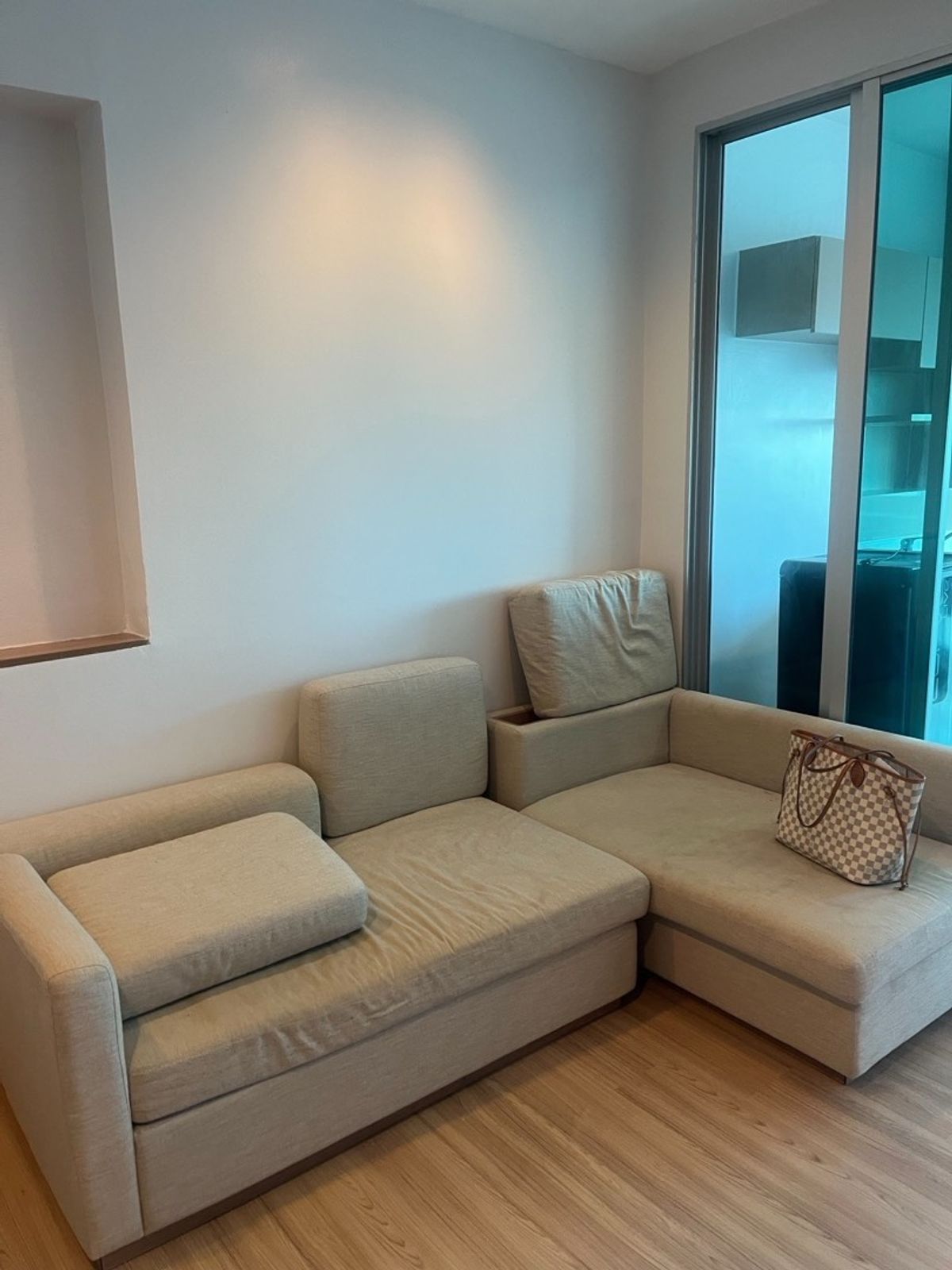 For SaleCondoSapankwai,Jatujak : ❤️❤️ Urgent sale Rhythm Phahol AREE. Floor 42, size 45.43 square meters, only 4.7 million. Interested in Line @900CQHK Tel. 0859114585 ❤️❤️