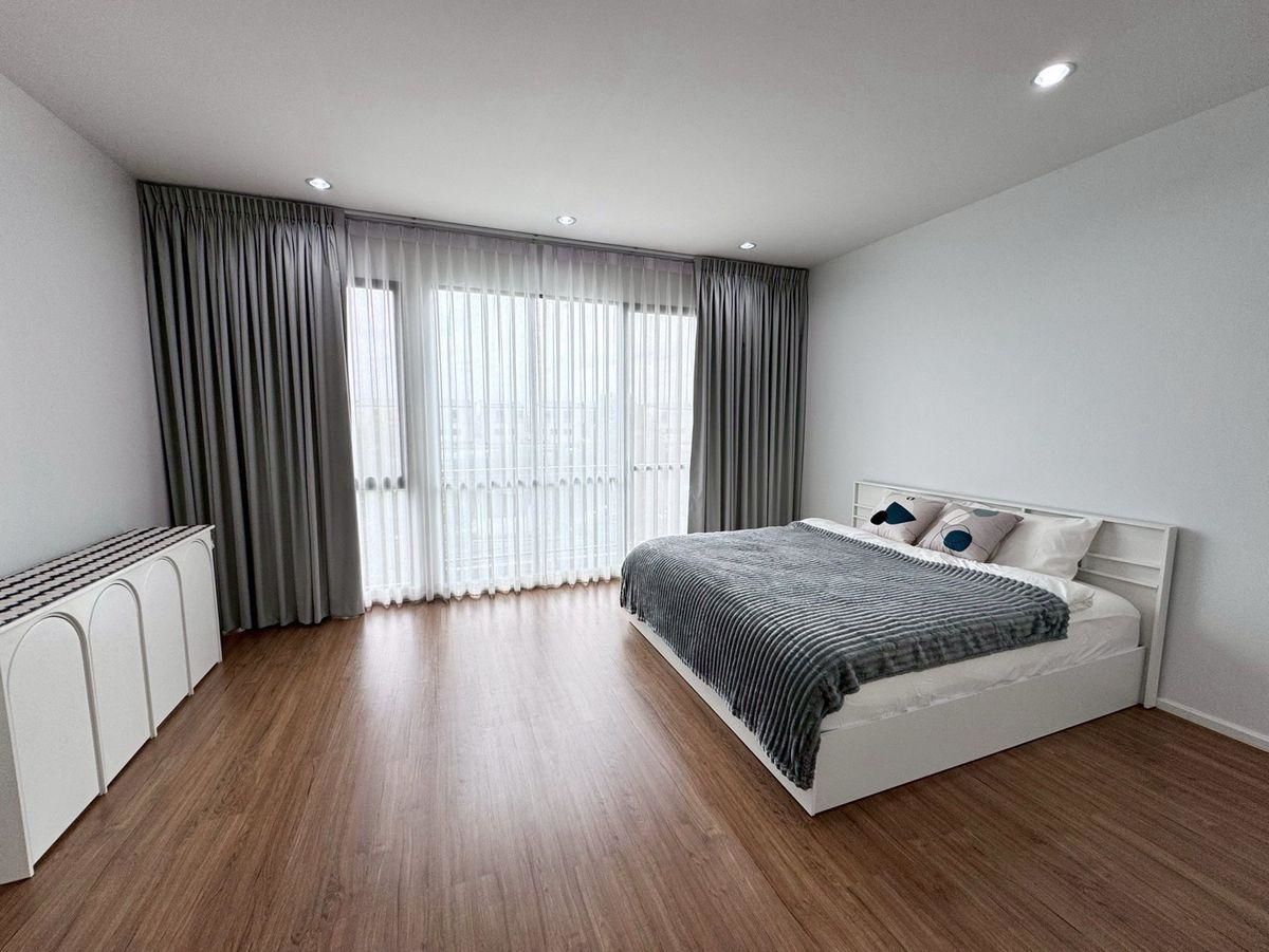 For RentTownhomeMin Buri, Romklao : Townhouse for rent ✨ Baan Klang Muang Rama 9-Krungthep Kreetha ✨ 2 bedrooms, 2 bathrooms, fully furnished and equipped with appliances.