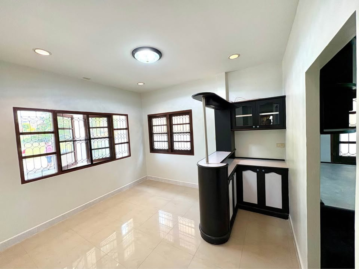 For RentHouseChaengwatana, Muangthong : 3bedroom house in Soi Chaengwattana-Pak Kret 19, behind the Software Park building, opposite Central Chaengwattana.