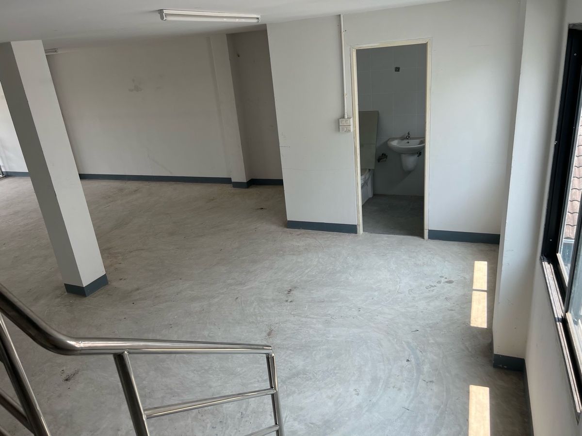 ขายทาวน์โฮมพุทธมณฑล ศาลายา : 9.9ล้านบาท.-ขายตามสภาพด่วน!ต่ำกว่าราคาตลาด3ล้านบาท ติดถนน ตรงข้ามศาลาธรรมสพน์ ซอยน์22 พุทธมณฑลสาย2 