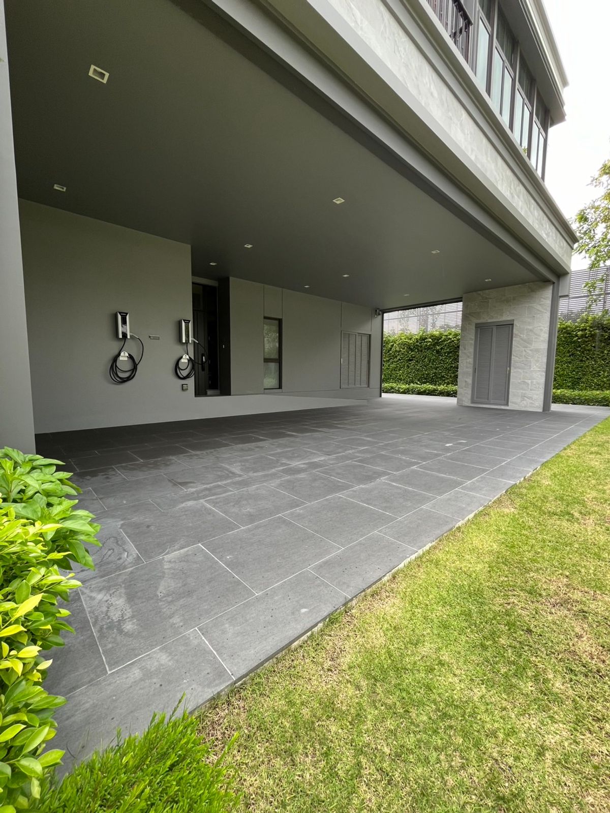 For SaleHousePinklao, Charansanitwong : 🏰 Luxurious detached house, Grand Bangkok Boulevard, Boromarajonani, the largest corner! In the heart of Boromarajonani