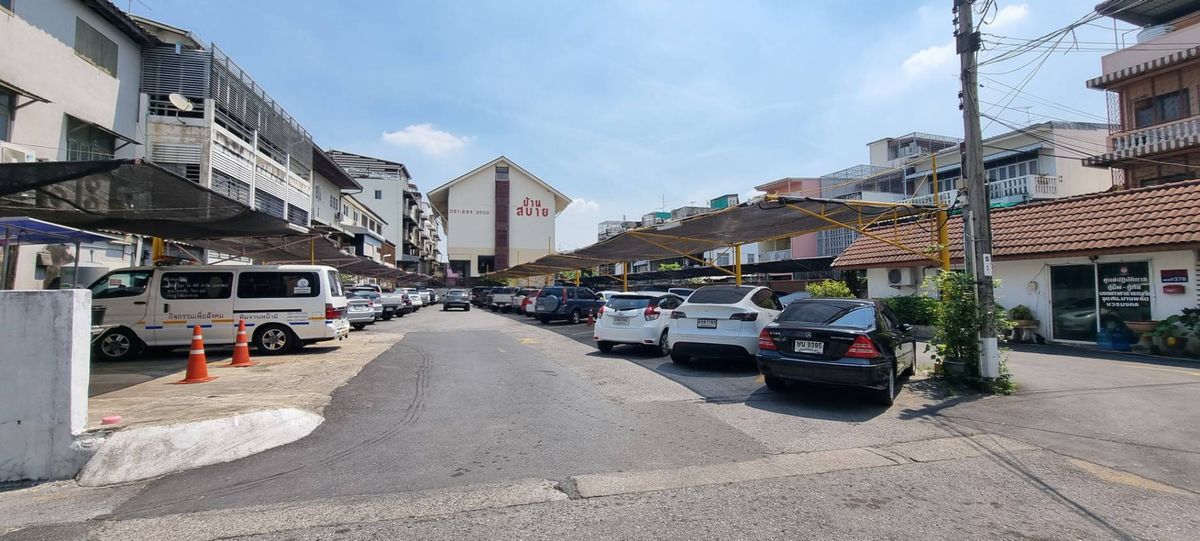For SaleShop HousePinklao, Charansanitwong : [M6357] 2 commercial buildings, rare golden location, 23.50 sq.w., Krungthon Bridge (Sang Hi) near the Krung Thon Market for 2 minutes to the Riverside Bangkok Hotel.