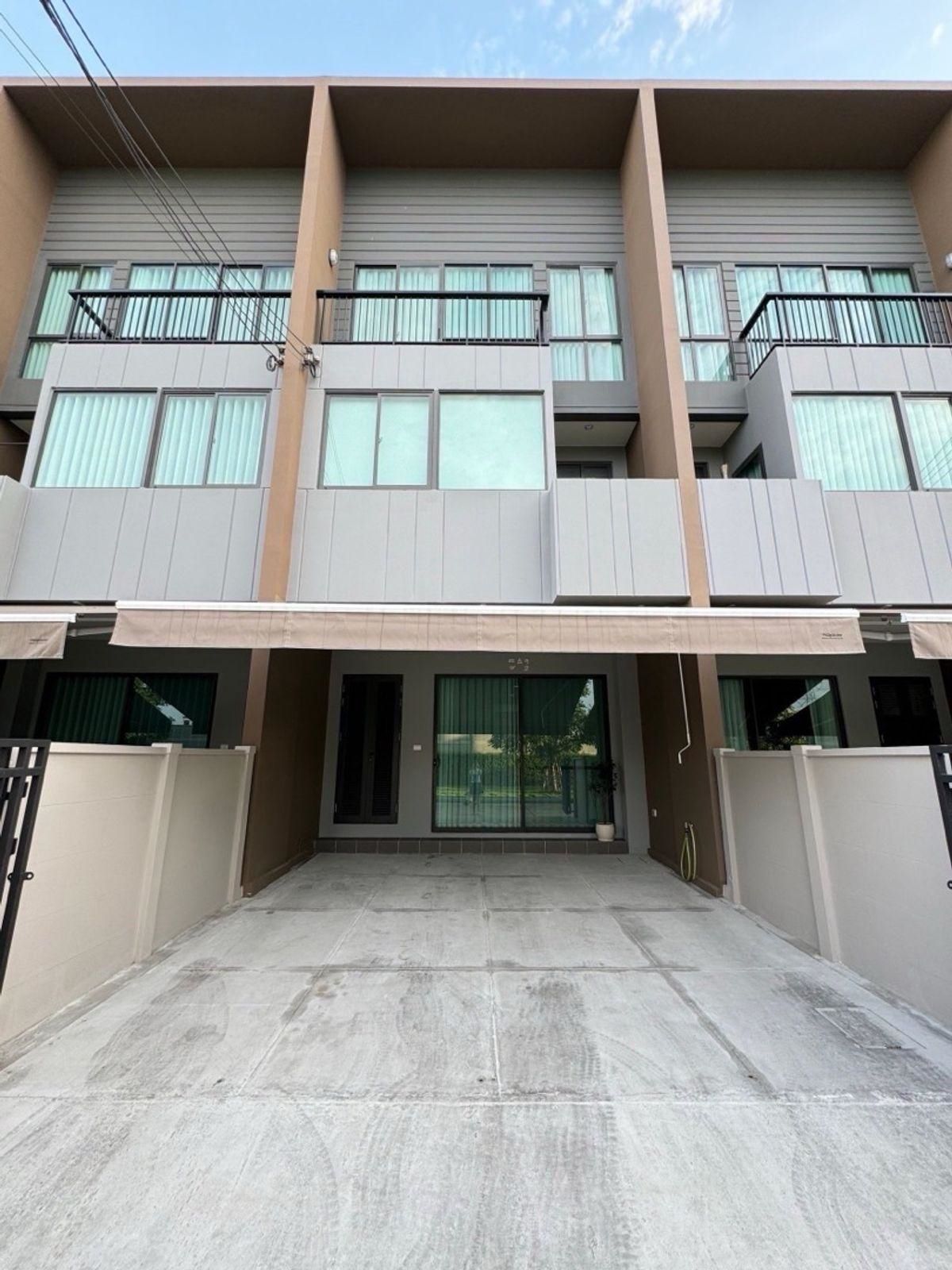 For RentTownhomeMin Buri, Romklao : Townhouse for rent ✨ Baan Klang Muang Rama 9-Krungthep Kreetha ✨ 2 bedrooms, 2 bathrooms, fully furnished and equipped with appliances.
