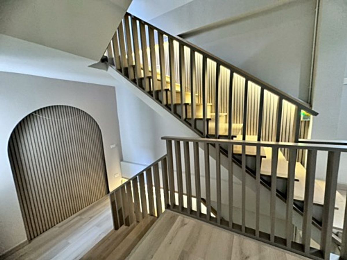 For SaleHome OfficeLadkrabang, Suwannaphum Airport : Selling a 4 -story commercial building in Soi Srinakarin 40, new renovated price, great value, only 7.2 million baht (N.1803)