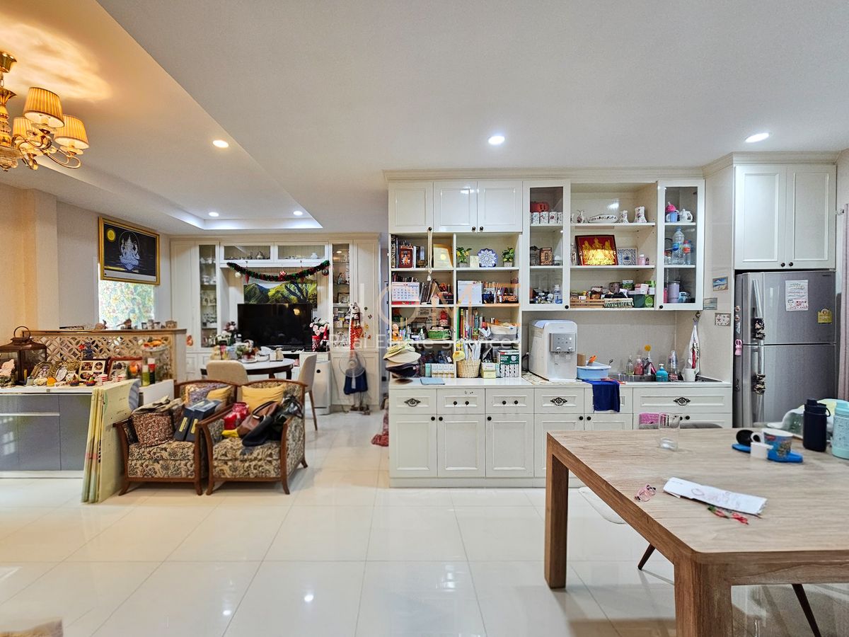 ขายบ้านนวมินทร์ รามอินทรา : ลัดดารมย์ วัชรพล - รัตนโกสินทร์ / 5 ห้องนอน (ขาย), Laddarom Watcharapol - Rattanakosin / 5 Bedrooms (FOR SALE) TAN831